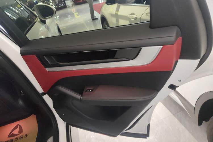 Used Porsche Cayenne E-Hybrid 2024 Cayenne Coupé E-Hybrid 2.0T Right Rear Door Interior