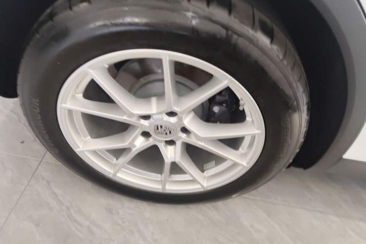 Used Porsche Cayenne E-Hybrid 2024 Cayenne Coupé E-Hybrid 2.0T Right Rear Wheel Hub