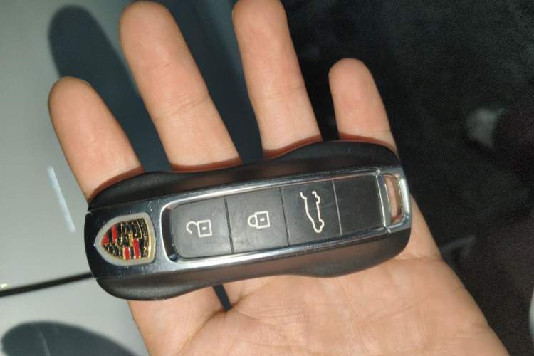 Used Porsche Cayenne E-Hybrid 2024 Cayenne E-Hybrid 2.0T Vehicle Key