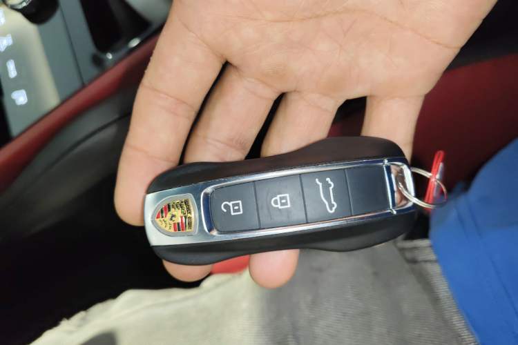 Used Porsche Cayenne E-Hybrid 2024 Cayenne Coupé E-Hybrid 2.0T Vehicle Key