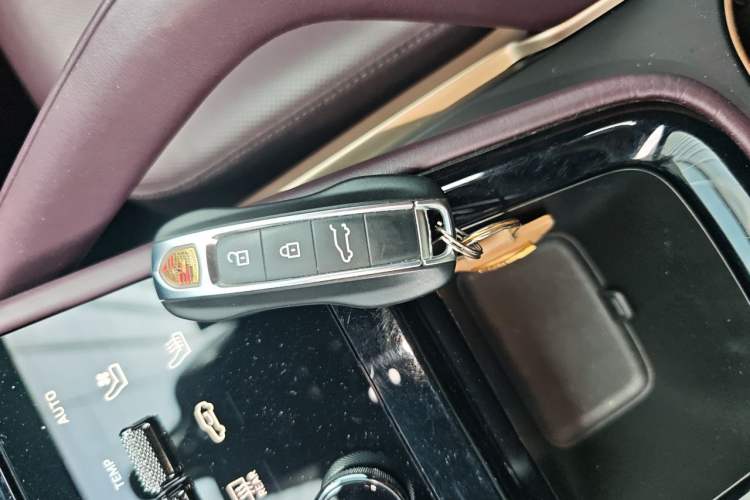 Used Porsche Cayenne E-Hybrid 2024 Cayenne E-Hybrid 2.0T Vehicle Key