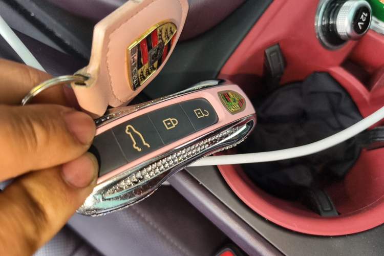 Used Porsche Cayenne E-Hybrid 2024 Cayenne E-Hybrid 2.0T Vehicle Key