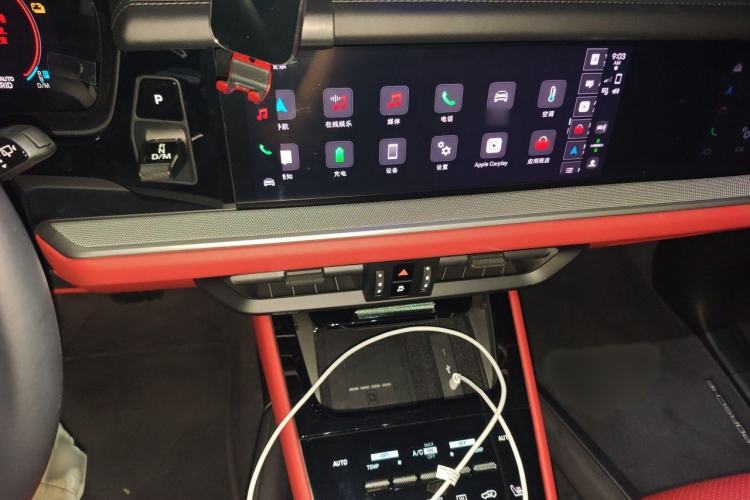 Used Porsche Cayenne E-Hybrid 2025 Cayenne E-Hybrid 2.0T Audio And AC Panel