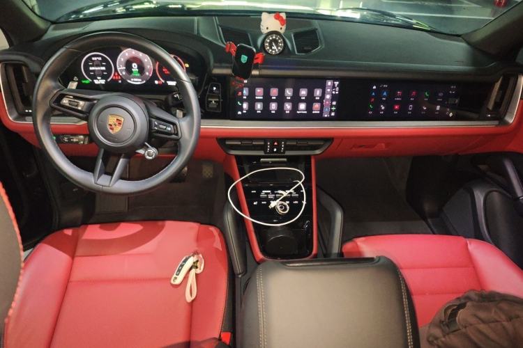 Used Porsche Cayenne E-Hybrid 2025 Cayenne E-Hybrid 2.0T Interior 2