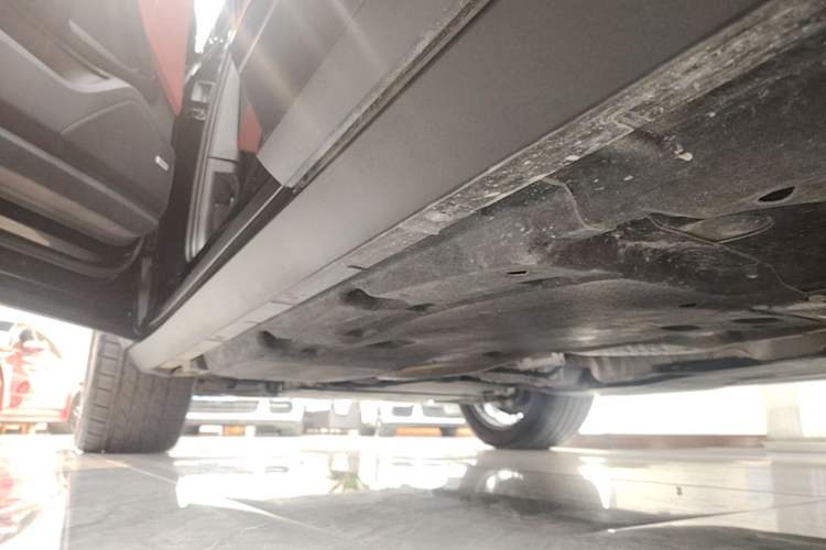 Used Porsche Cayenne E-Hybrid 2025 Cayenne E-Hybrid 2.0T Left Side Sill