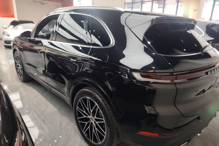 Used Porsche Cayenne E-Hybrid 2025 Cayenne E-Hybrid 2.0T Rear Left 45 Deg