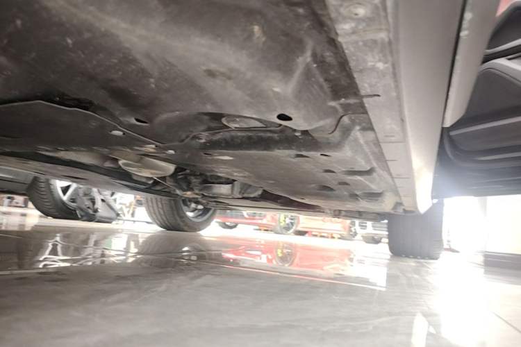 Used Porsche Cayenne E-Hybrid 2025 Cayenne E-Hybrid 2.0T Right Side Sill