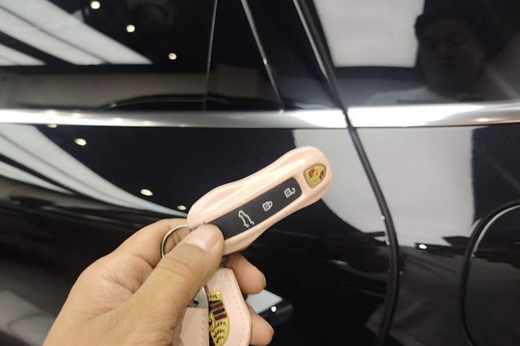 Used Porsche Cayenne E-Hybrid 2025 Cayenne E-Hybrid 2.0T Vehicle Key