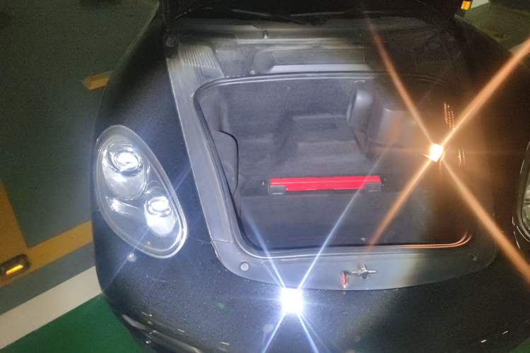 Used Porsche Cayman 2009 Cayman 2.9L Engine Bay Right