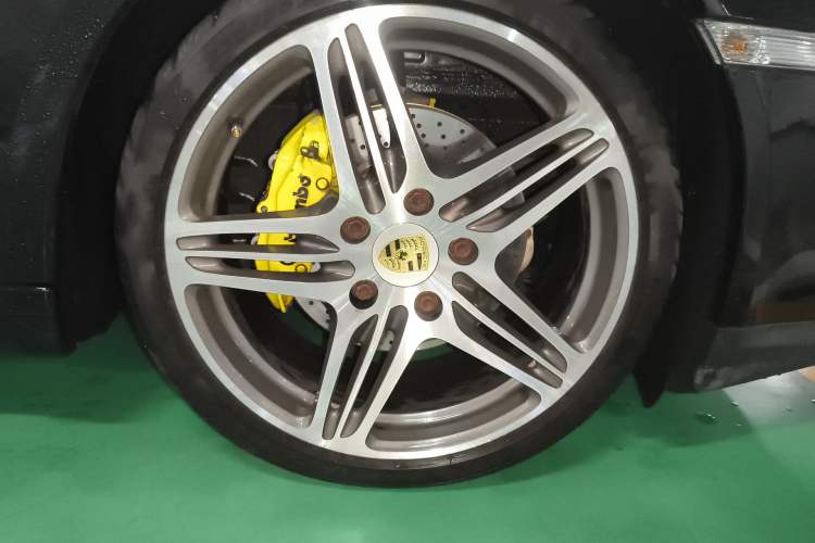 Used Porsche Cayman 2009 Cayman 2.9L Right Front Wheel Hub