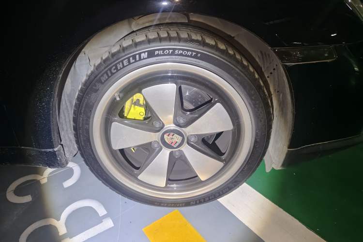 Used Porsche Cayman 2009 Cayman 2.9L Right Front Wheel Hub