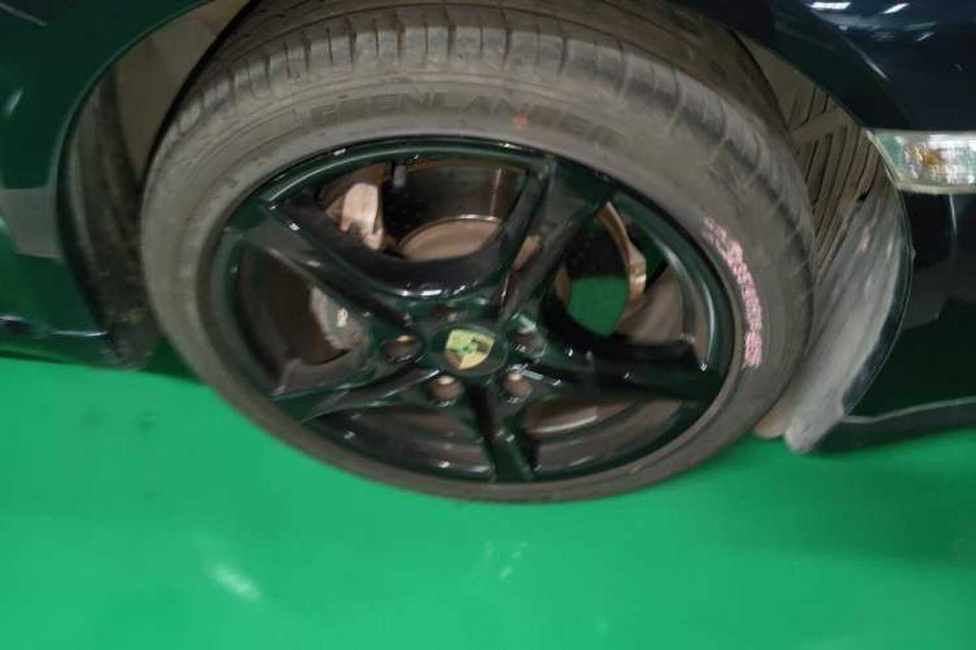 Used Porsche Cayman 2009 Cayman 2.9L Right Front Wheel Hub