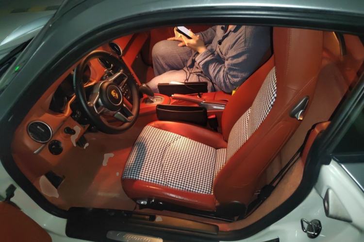Used Porsche Cayman 2009 Cayman 2.9L Left Front Seat