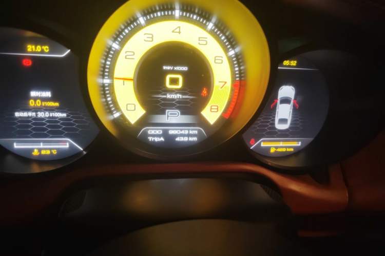 Used Porsche Cayman 2009 Cayman 2.9L Odometer Close Up