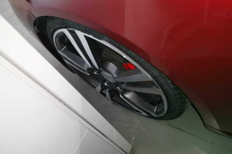 Used Porsche Cayman 2009 Cayman 2.9L Left Front Wheel Hub