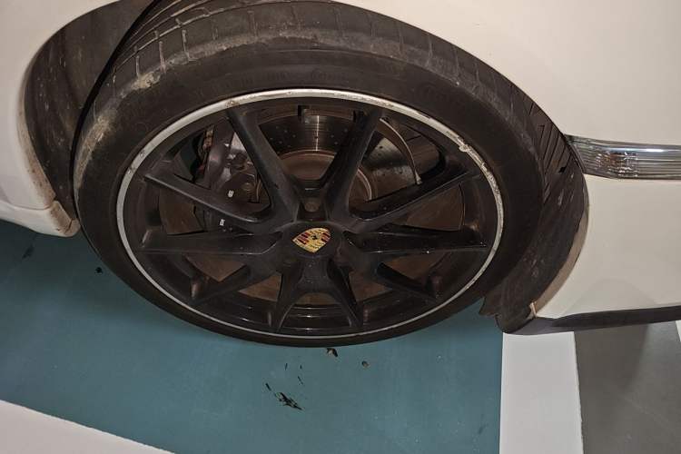 Used Porsche Cayman 2009 Cayman 2.9L Right Front Wheel Hub