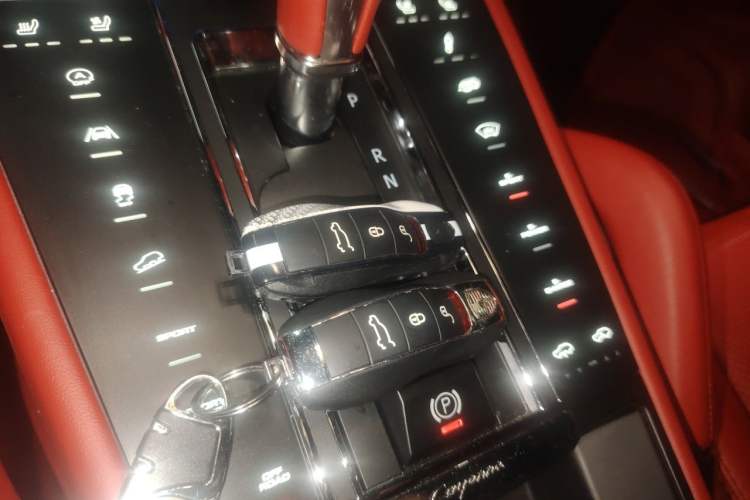 Used Porsche Cayman  Vehicle Key