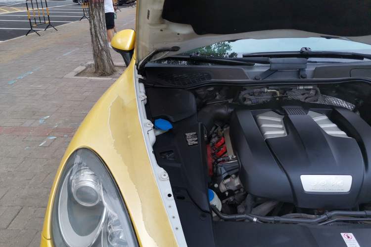 Used Porsche Cayman  Engine Bay Right