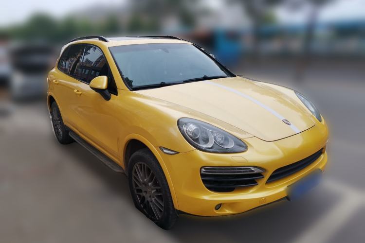 Used Porsche Cayman  Front Right 45 Deg