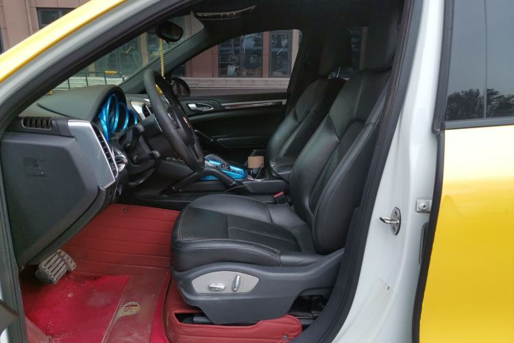 Used Porsche Cayman  Left Front Seat