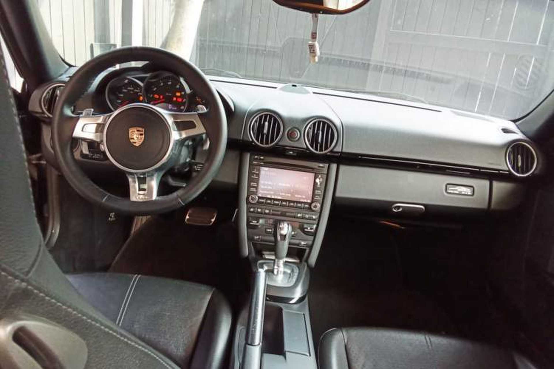 Used Porsche Cayman 2012 Cayman Black Edition 2.9L Center Console