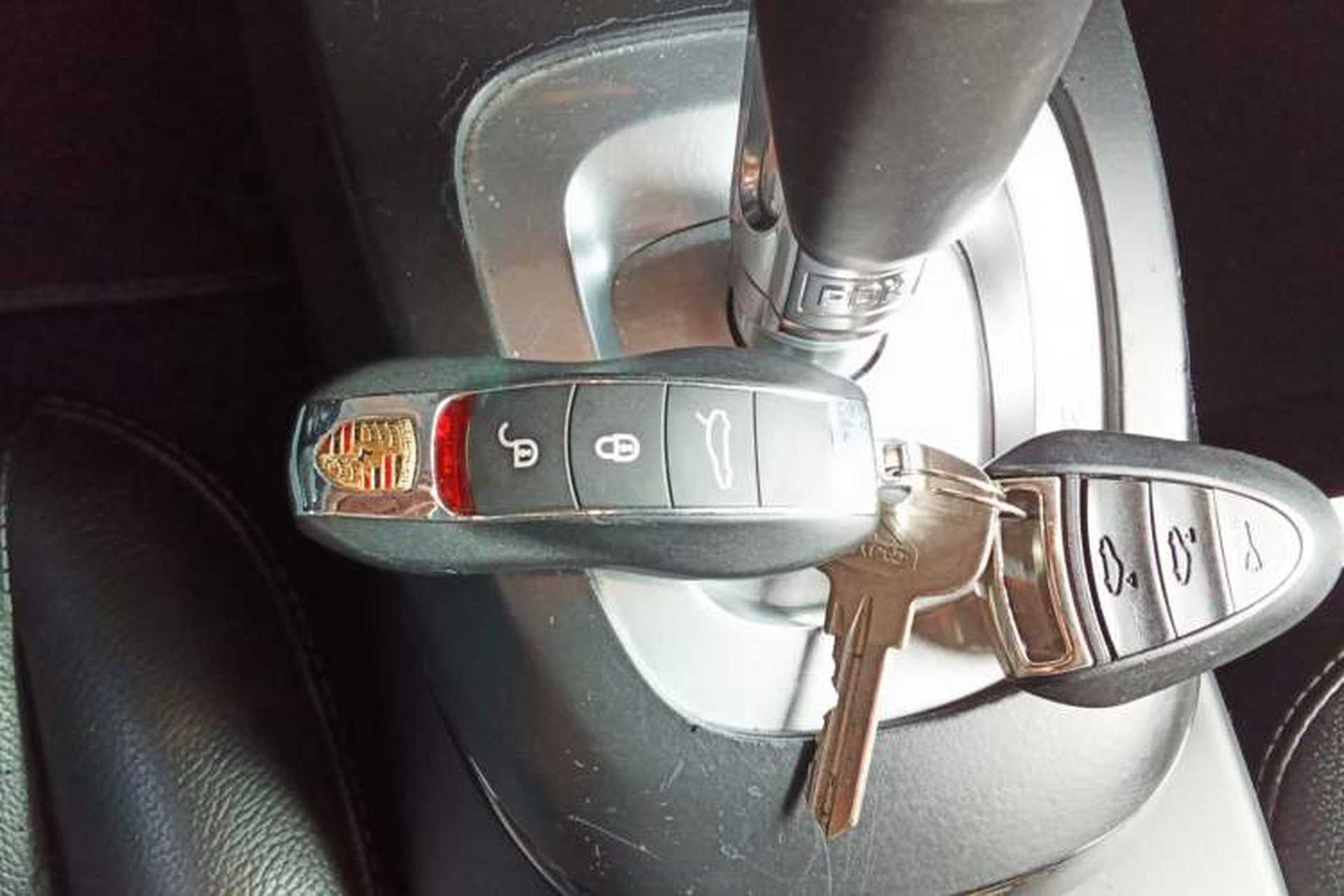 Used Porsche Cayman 2012 Cayman Black Edition 2.9L Vehicle Key