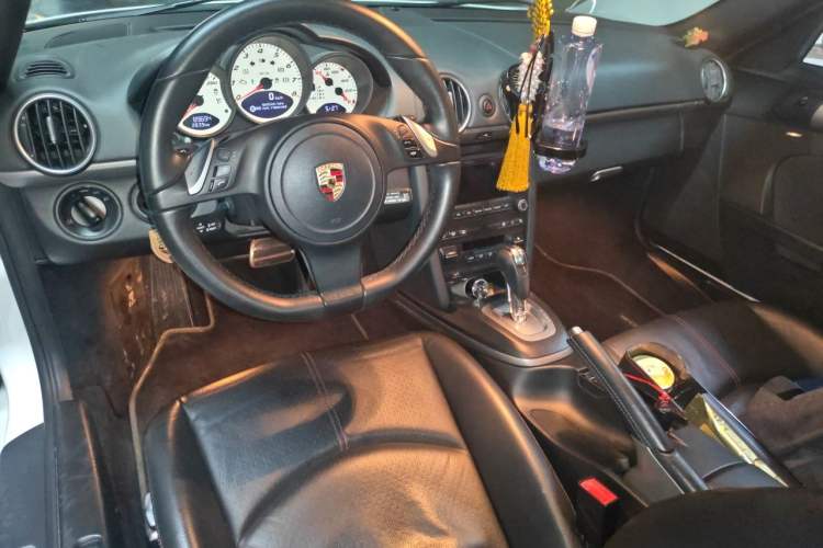 Used Porsche Cayman 2012 Cayman Black Edition 2.9L Center Console