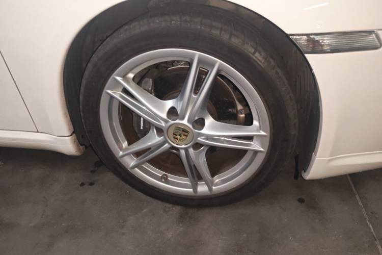 Used Porsche Cayman 2012 Cayman Black Edition 2.9L Right Front Wheel Hub