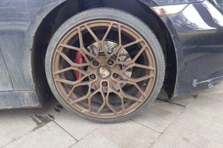 Used Porsche Cayman 2013 Cayman 2.7L Right Front Wheel Hub