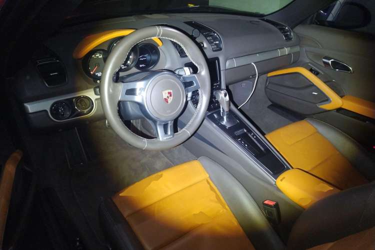 Used Porsche Cayman 2013 Cayman 2.7L Center Console