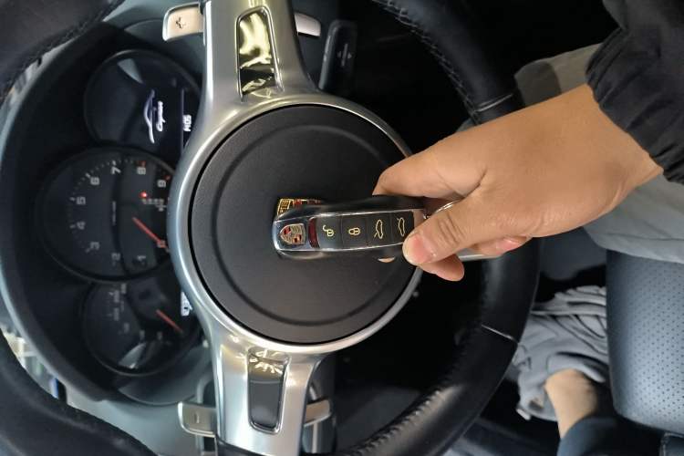 Used Porsche Cayman 2013 Cayman 2.7L Interior 1
