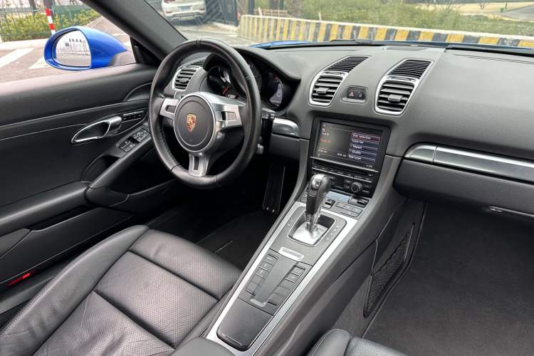 Used Porsche Cayman 2013 Cayman 2.7L Interior 8