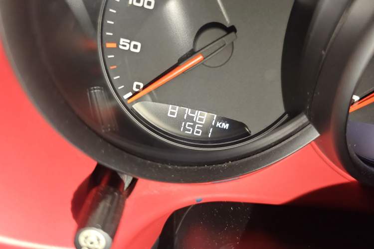 Used Porsche Cayman 2013 Cayman 2.7L Odometer Close Up