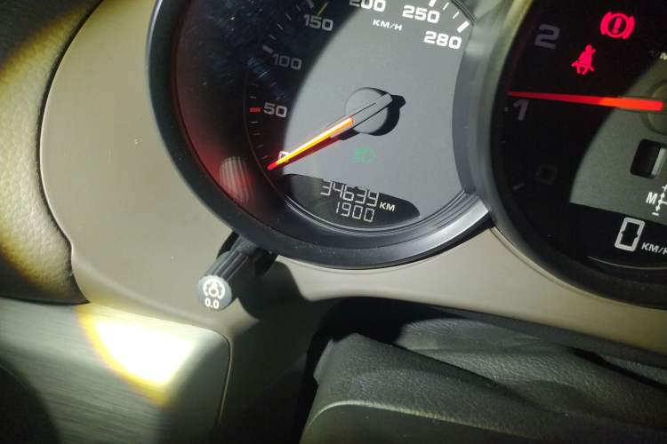 Used Porsche Cayman 2013 Cayman 2.7L Odometer Close Up