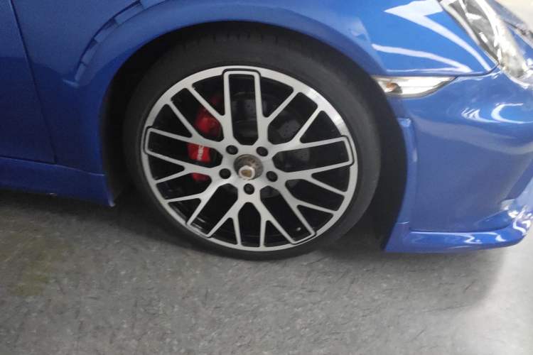Used Porsche Cayman 2013 Cayman 2.7L Right Front Wheel Hub