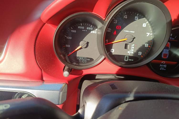 Used Porsche Cayman 2013 Cayman 2.7L Odometer Close Up