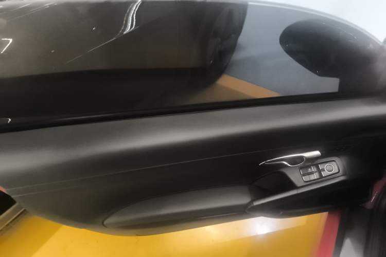 Used Porsche Cayman 2013 Cayman 2.7L Interior 7