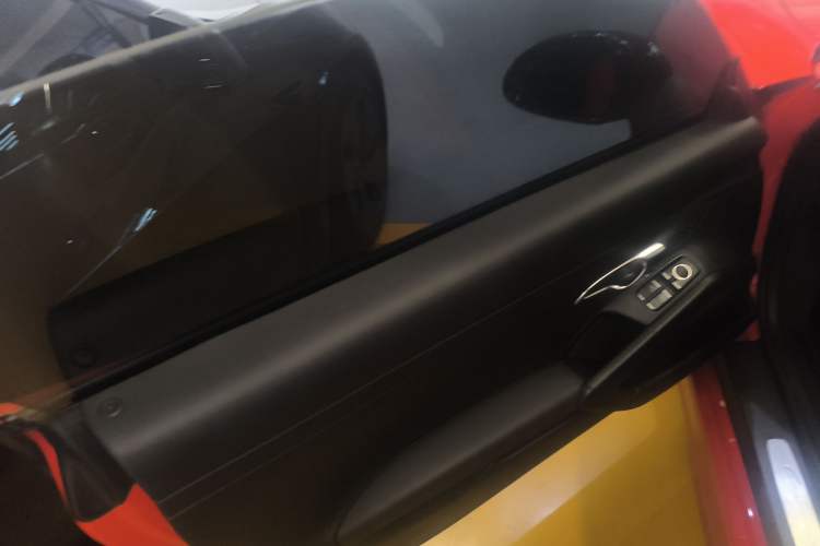 Used Porsche Cayman 2013 Cayman 2.7L Interior 8