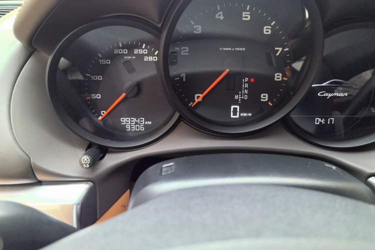 Used Porsche Cayman 2013 Cayman 2.7L Odometer Close Up