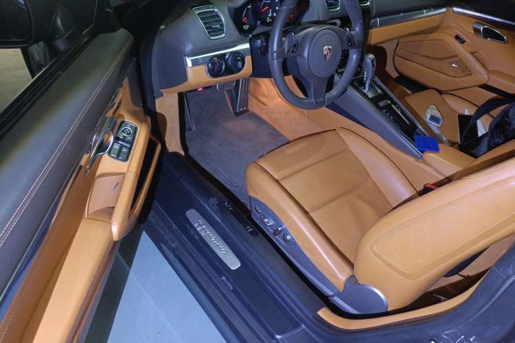 Used Porsche Cayman 2013 Cayman 2.7L Driver Seat