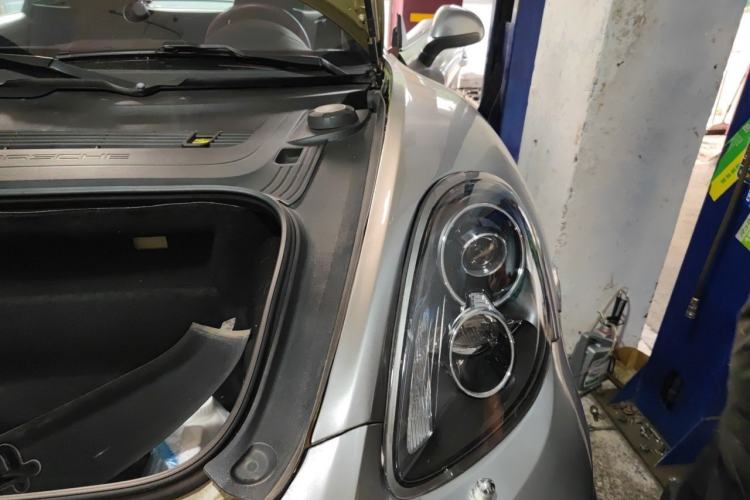 Used Porsche Cayman 2013 Cayman 2.7L Engine Bay Left