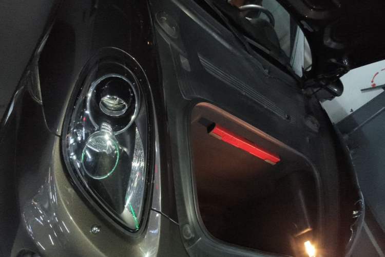 Used Porsche Cayman 2013 Cayman 2.7L Engine Bay Right