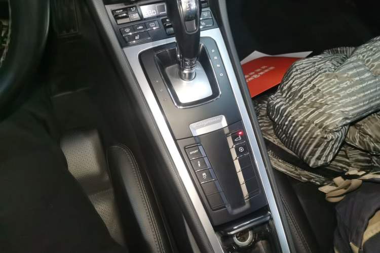 Used Porsche Cayman 2013 Cayman 2.7L Gear Lever
