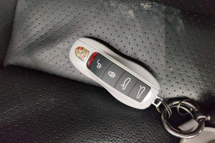 Used Porsche Cayman 2013 Cayman 2.7L Interior 1