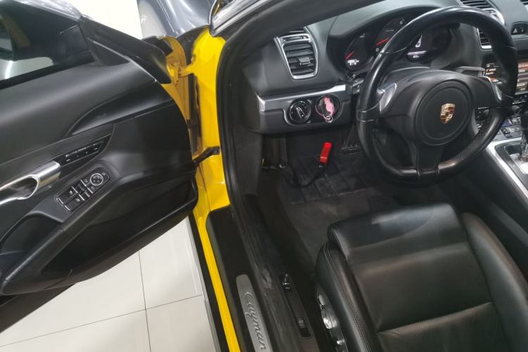 Used Porsche Cayman 2013 Cayman 2.7L Interior 3