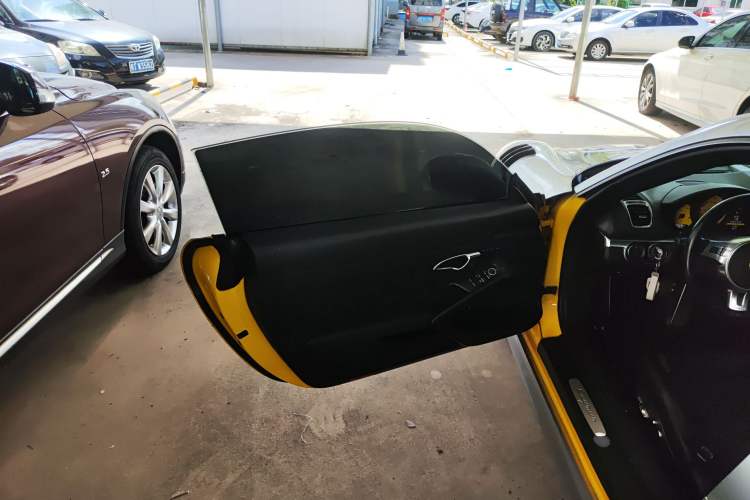 Used Porsche Cayman 2013 Cayman 2.7L Interior 7