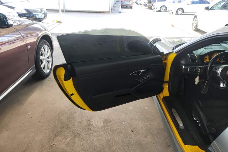 Used Porsche Cayman 2013 Cayman 2.7L Interior 8