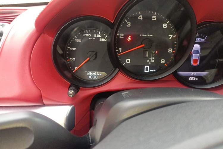 Used Porsche Cayman 2013 Cayman 2.7L Odometer Close Up