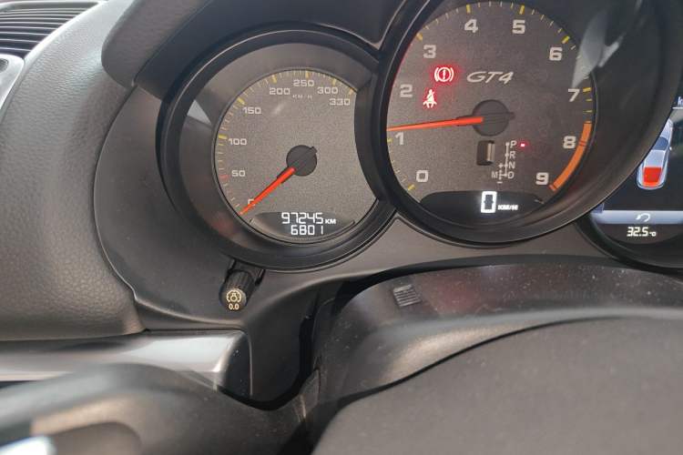 Used Porsche Cayman 2013 Cayman 2.7L Odometer Close Up