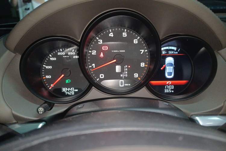 Used Porsche Cayman 2013 Cayman 2.7L Odometer Close Up